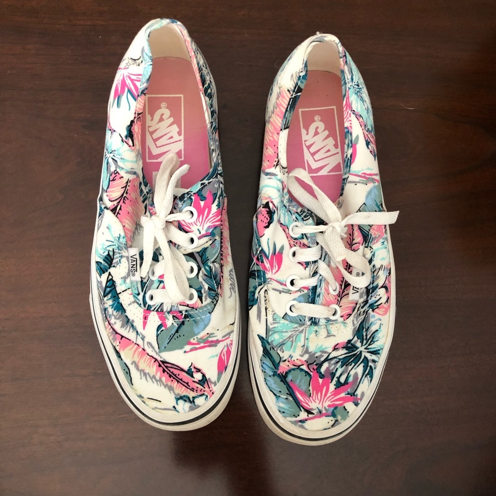 Vans classic lace up sneaker